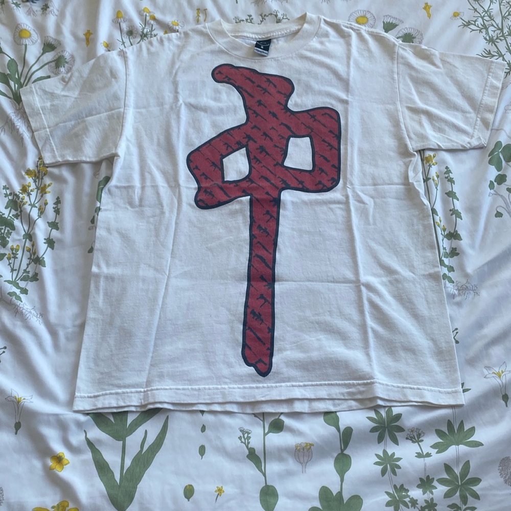 Rare!! Rogue Status black and red shirt
